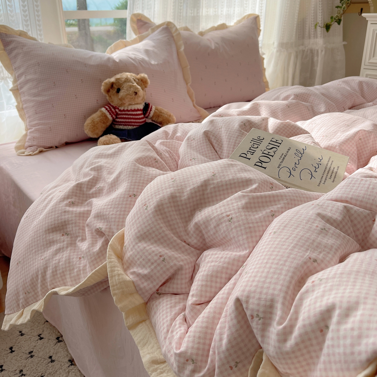 91家纺网 家纺一手货源 找家纺 盼季家纺 2025新款亲肤棉皱皱纱花边四件套 皱皱纱花边-粉格小花