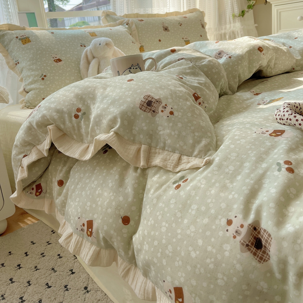 91家纺网 家纺一手货源 找家纺 盼季家纺 2025新款亲肤棉皱皱纱花边四件套 皱皱纱花边-欢喜萌宠