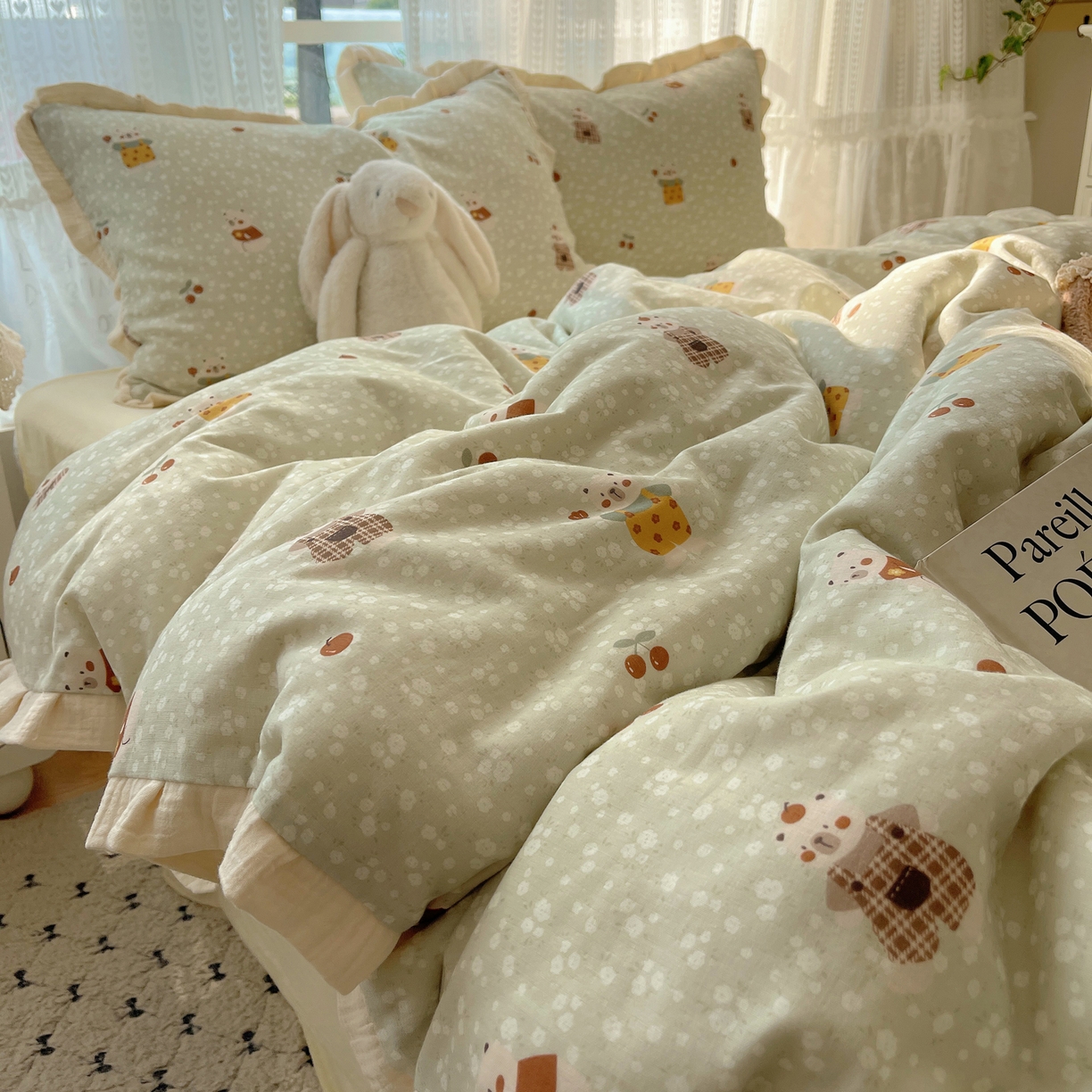 91家纺网 家纺一手货源 找家纺 盼季家纺 2025新款亲肤棉皱皱纱花边四件套 皱皱纱花边-欢喜萌宠