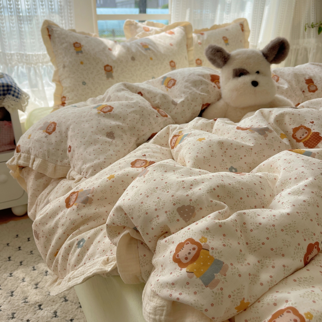 91家纺网 家纺一手货源 找家纺 盼季家纺 2025新款亲肤棉皱皱纱花边四件套 皱皱纱花边-小狮子