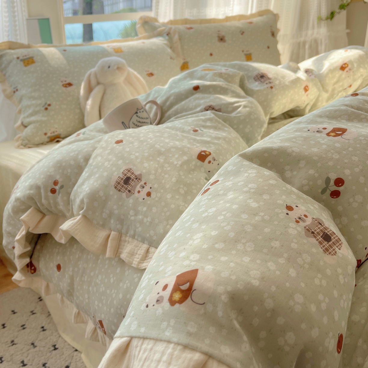 91家纺网 家纺一手货源 找家纺 盼季家纺 2025新款亲肤棉皱皱纱花边四件套 皱皱纱花边-欢喜萌宠