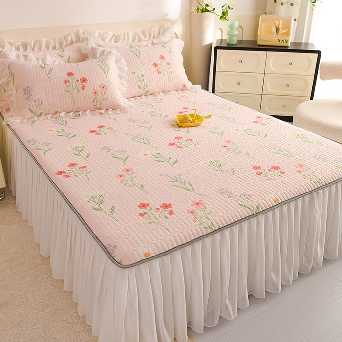 91家纺网 家纺一手货源 找家纺 悦织湾家纺 2025新款A类0.5厚床裙款印花乳胶凉席三件套 百花齐放