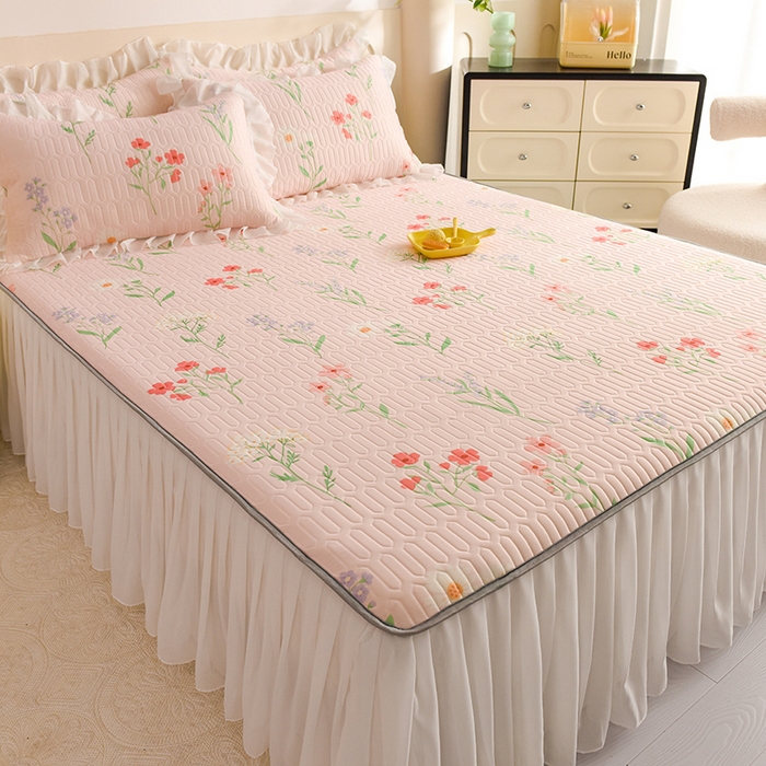 91家纺网 家纺一手货源 找家纺 悦织湾家纺 2025新款A类0.5厚床裙款印花乳胶凉席三件套 百花齐放