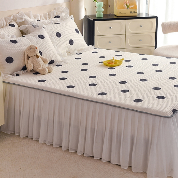 91家纺网 家纺一手货源 找家纺 悦织湾家纺 2025新款A类0.5厚床裙款印花乳胶凉席三件套 波点