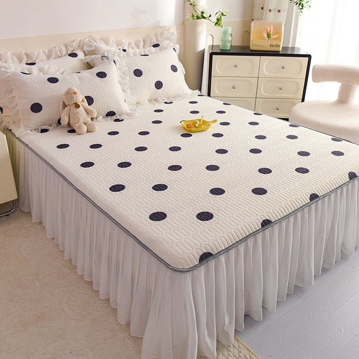 91家纺网 家纺一手货源 找家纺 悦织湾家纺 2025新款A类0.5厚床裙款印花乳胶凉席三件套 波点