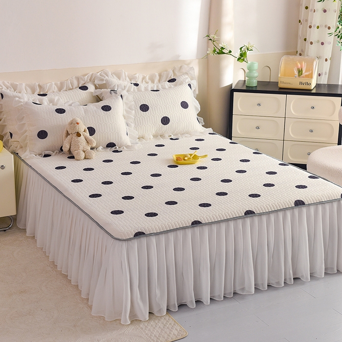 91家纺网 家纺一手货源 找家纺 悦织湾家纺 2025新款A类0.5厚床裙款印花乳胶凉席三件套 波点