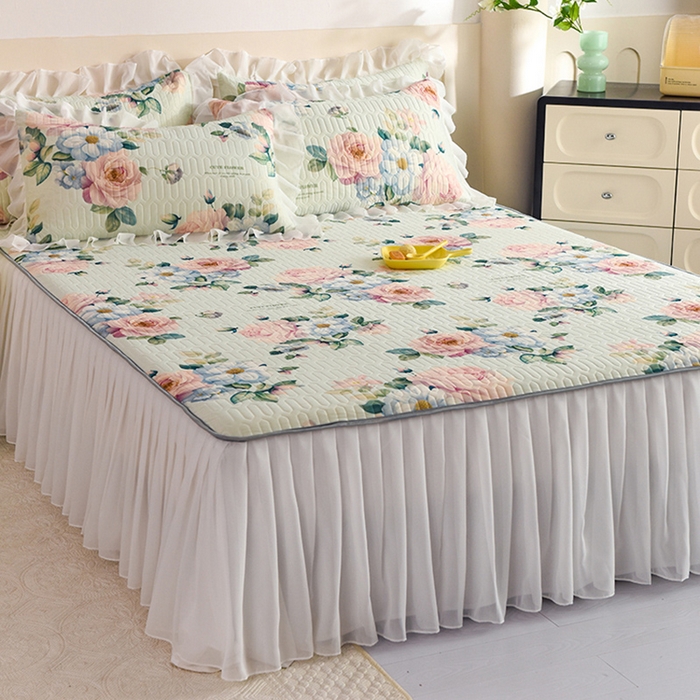 91家纺网 家纺一手货源 找家纺 悦织湾家纺 2025新款A类0.5厚床裙款印花乳胶凉席三件套 繁花