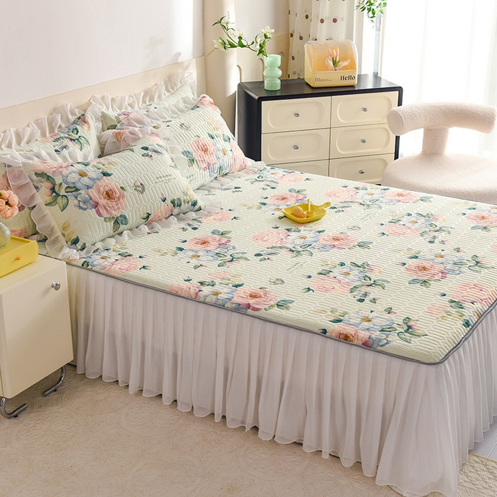 91家纺网 家纺一手货源 找家纺 悦织湾家纺 2025新款A类0.5厚床裙款印花乳胶凉席三件套 繁花