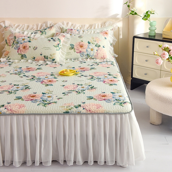 91家纺网 家纺一手货源 找家纺 悦织湾家纺 2025新款A类0.5厚床裙款印花乳胶凉席三件套 繁花