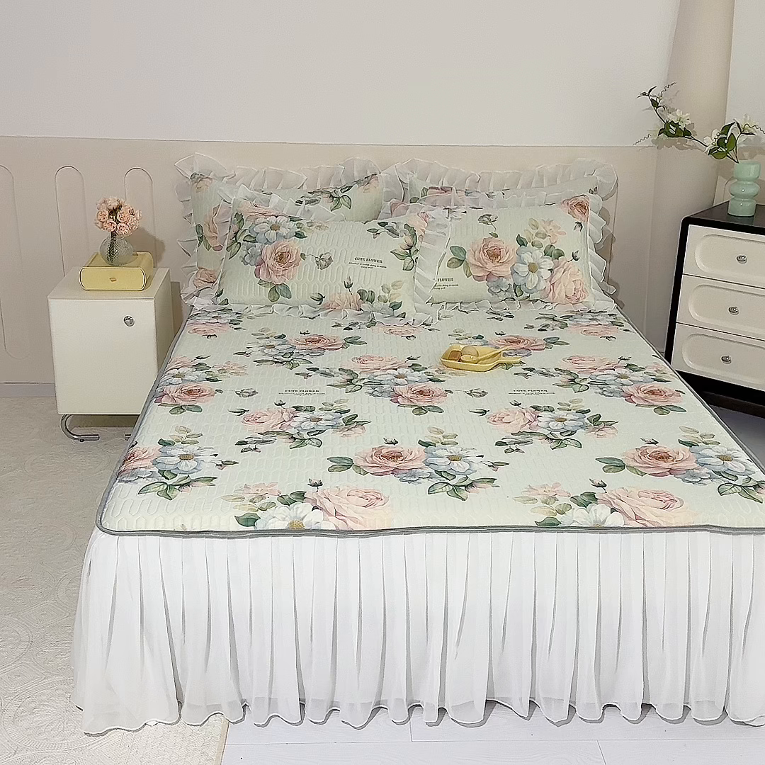 91家纺网 家纺一手货源 找家纺 悦织湾家纺 2025新款A类0.5厚床裙款印花乳胶凉席三件套 繁花