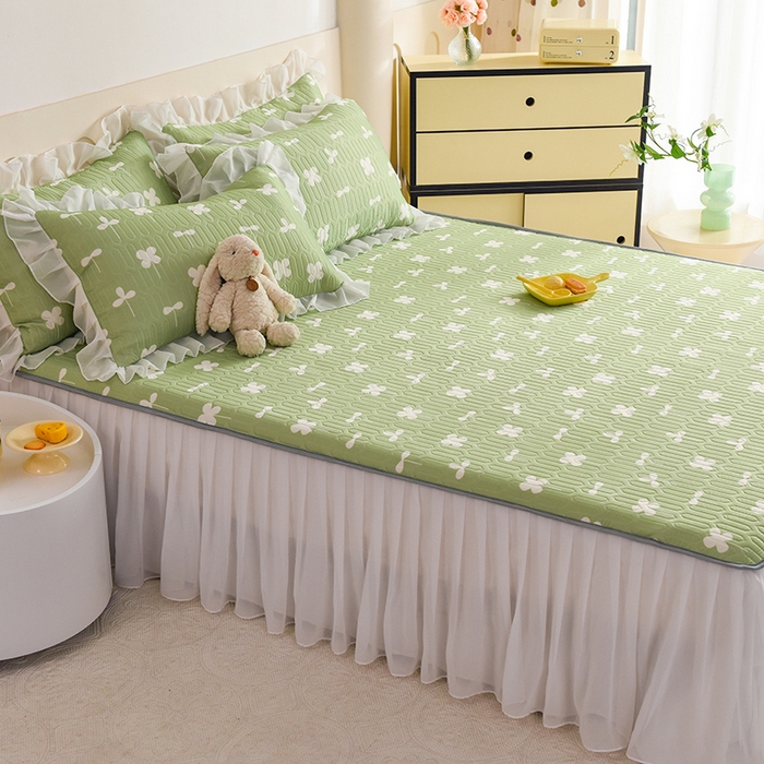 91家纺网 家纺一手货源 找家纺 悦织湾家纺 2025新款A类0.5厚床裙款印花乳胶凉席三件套 花束