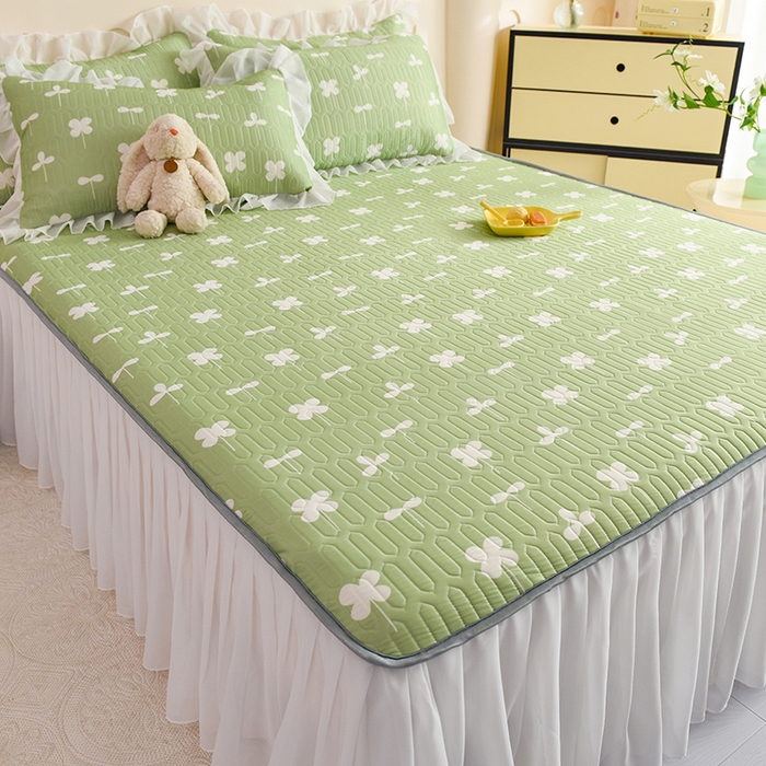 91家纺网 家纺一手货源 找家纺 悦织湾家纺 2025新款A类0.5厚床裙款印花乳胶凉席三件套 花束