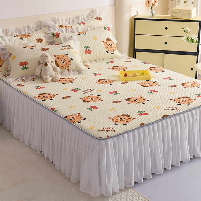 91家纺网 家纺一手货源 找家纺 悦织湾家纺 2025新款A类0.5厚床裙款印花乳胶凉席三件套 欢乐曲奇