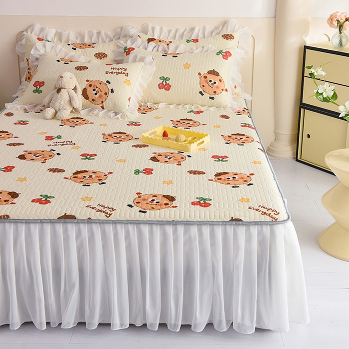 91家纺网 家纺一手货源 找家纺 悦织湾家纺 2025新款A类0.5厚床裙款印花乳胶凉席三件套 欢乐曲奇