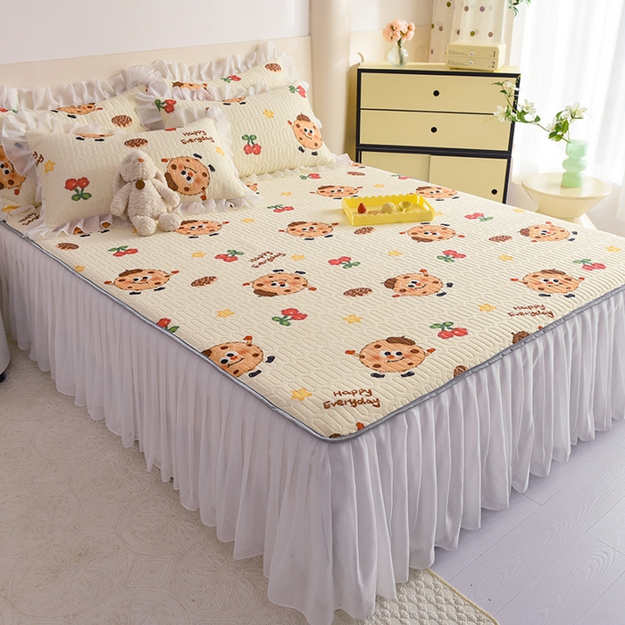 91家纺网 家纺一手货源 找家纺 悦织湾家纺 2025新款A类0.5厚床裙款印花乳胶凉席三件套 欢乐曲奇