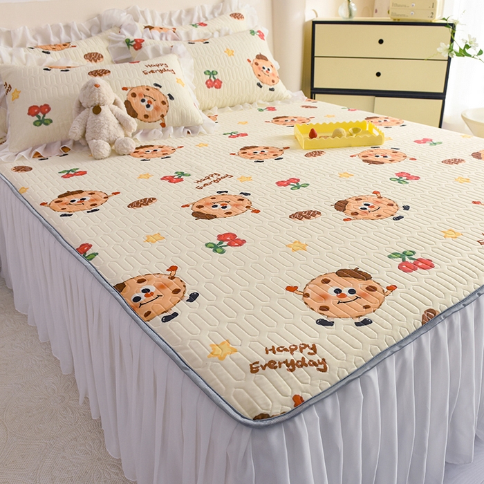 91家纺网 家纺一手货源 找家纺 悦织湾家纺 2025新款A类0.5厚床裙款印花乳胶凉席三件套 欢乐曲奇