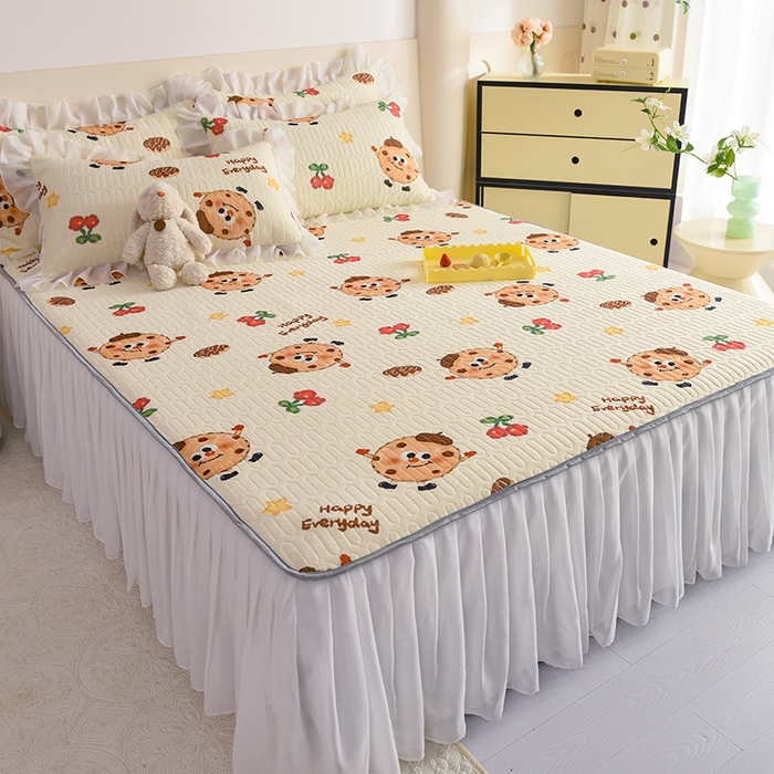 91家纺网 家纺一手货源 找家纺 悦织湾家纺 2025新款A类0.5厚床裙款印花乳胶凉席三件套 欢乐曲奇