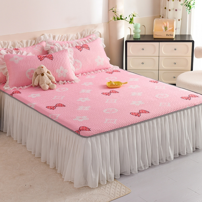 91家纺网 家纺一手货源 找家纺 悦织湾家纺 2025新款A类0.5厚床裙款印花乳胶凉席三件套 礼物-粉