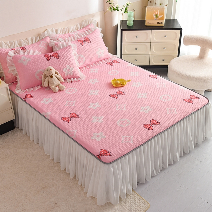 91家纺网 家纺一手货源 找家纺 悦织湾家纺 2025新款A类0.5厚床裙款印花乳胶凉席三件套 礼物-粉