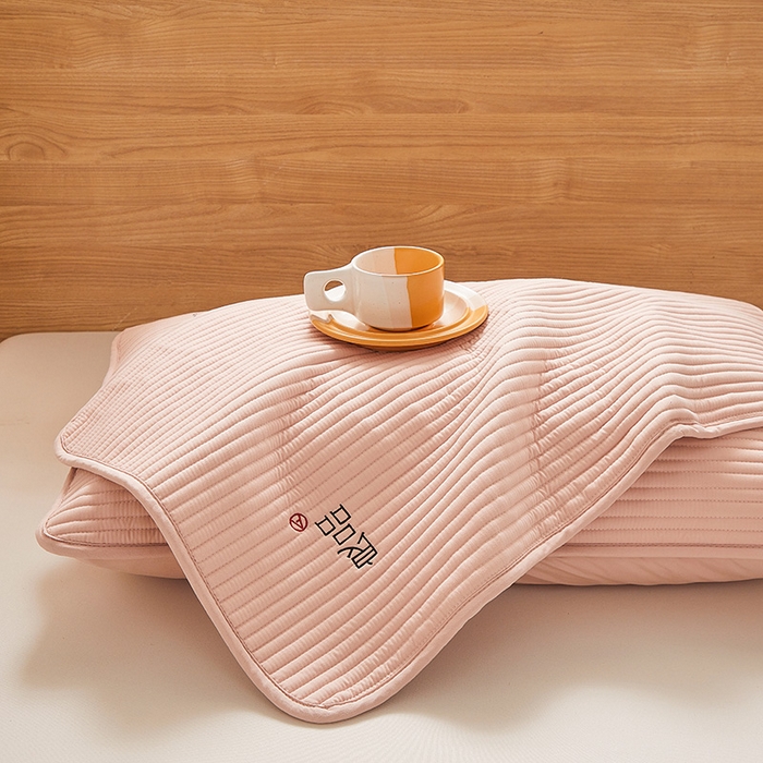 91家纺网 家纺一手货源 找家纺 芬晴家纺 2025新款A类良品防水枕套系列 豆沙粉