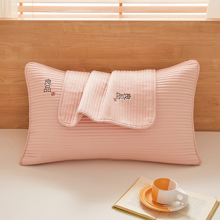 91家纺网 家纺一手货源 找家纺 芬晴家纺 2025新款A类良品防水枕套系列 豆沙粉