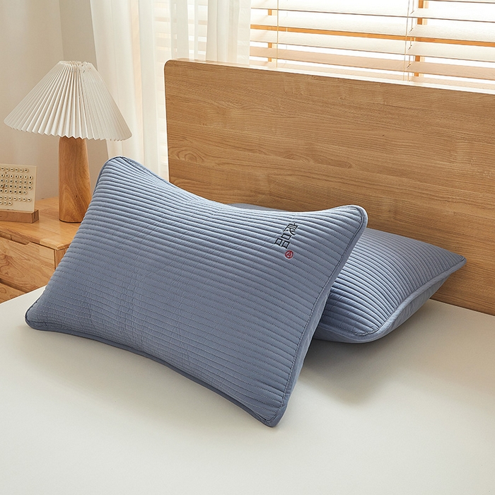 91家纺网 家纺一手货源 找家纺 芬晴家纺 2025新款A类良品防水枕套系列 雾蓝