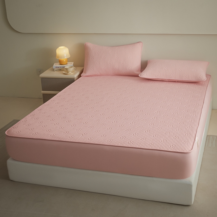 91家纺网 家纺一手货源 找家纺 芬晴家纺 2025新款A类全棉夹棉水洗棉大豆床笠-花梦 花梦-嫩粉