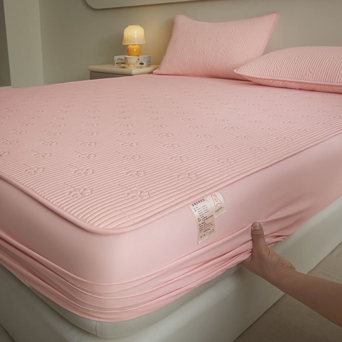 91家纺网 家纺一手货源 找家纺 芬晴家纺 2025新款A类全棉夹棉水洗棉大豆床笠-花梦 花梦-嫩粉