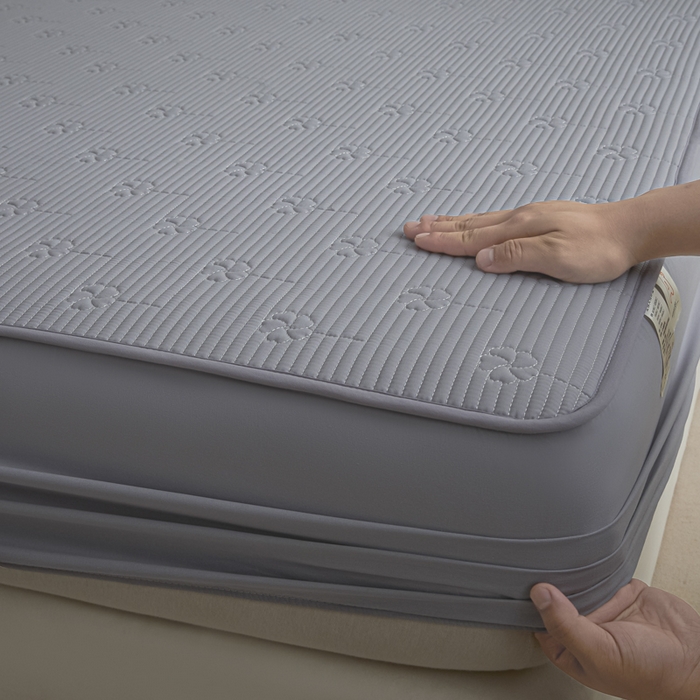 91家纺网 家纺一手货源 找家纺 芬晴家纺 2025新款A类全棉夹棉水洗棉大豆床笠-花梦 花梦-浅灰