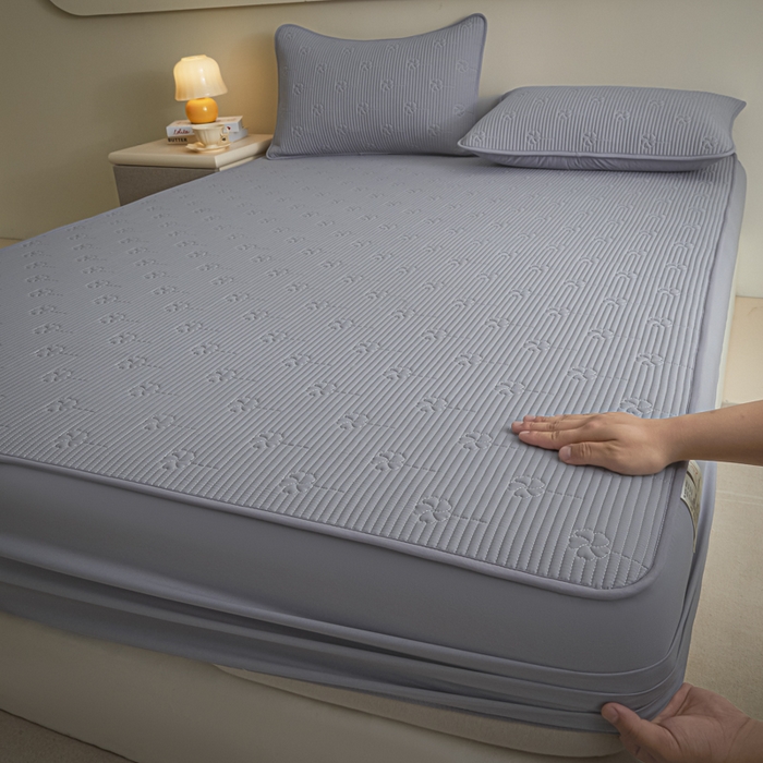 91家纺网 家纺一手货源 找家纺 芬晴家纺 2025新款A类全棉夹棉水洗棉大豆床笠-花梦 花梦-浅灰