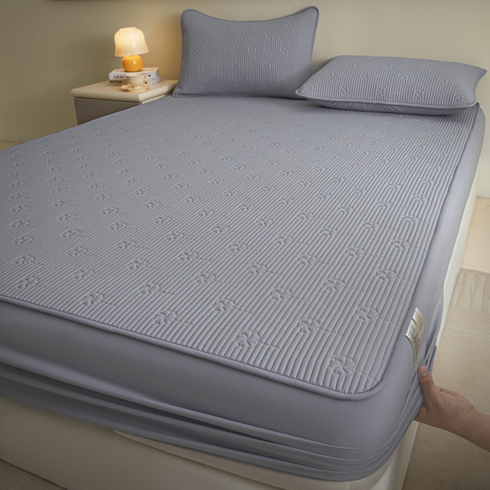 91家纺网 家纺一手货源 找家纺 芬晴家纺 2025新款A类全棉夹棉水洗棉大豆床笠-花梦 花梦-浅灰