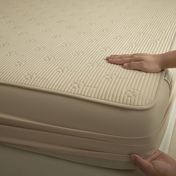 91家纺网 家纺一手货源 找家纺 芬晴家纺 2025新款A类全棉夹棉水洗棉大豆床笠-花梦 花梦-浅卡