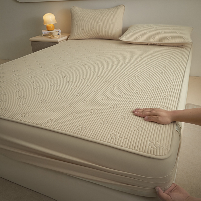 91家纺网 家纺一手货源 找家纺 芬晴家纺 2025新款A类全棉夹棉水洗棉大豆床笠-花梦 花梦-浅卡