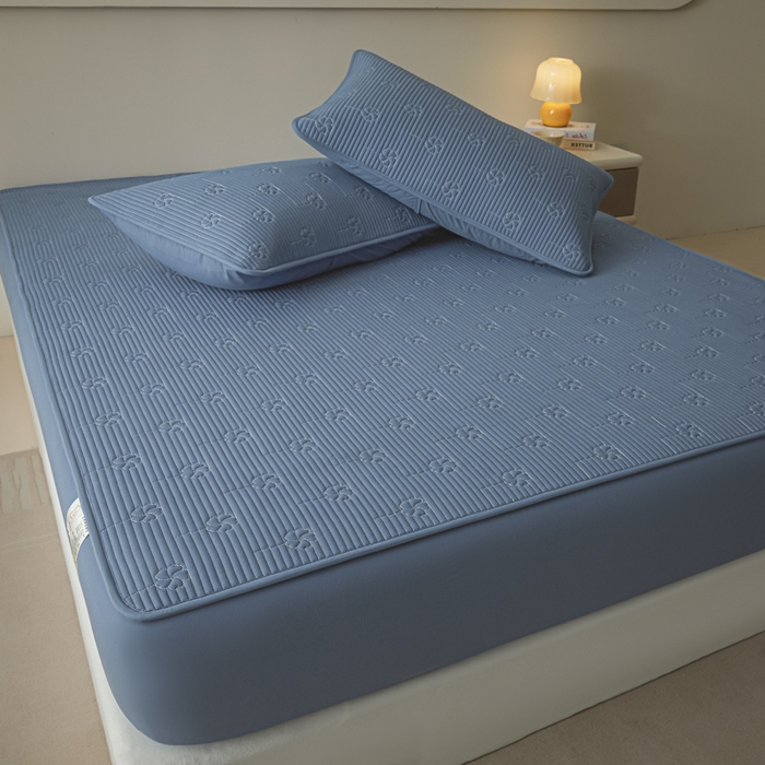 91家纺网 家纺一手货源 找家纺 芬晴家纺 2025新款A类全棉夹棉水洗棉大豆床笠-花梦 花梦-雾蓝