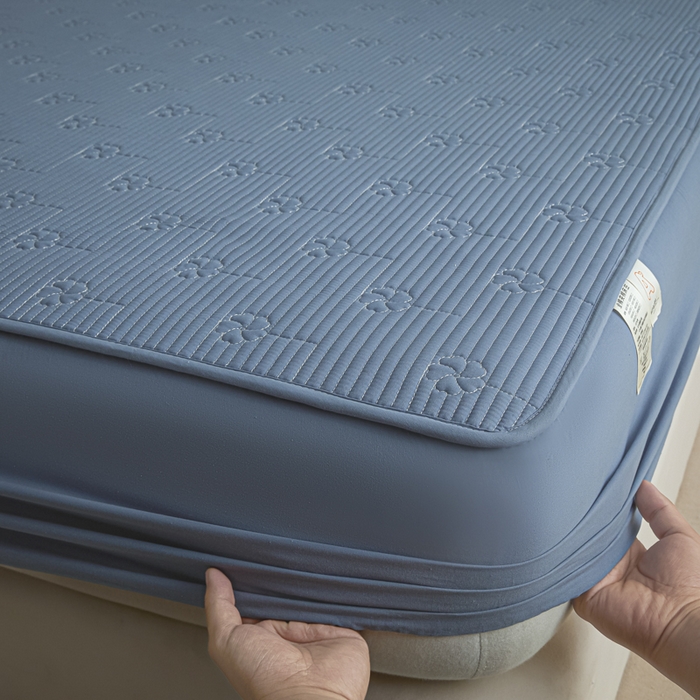 91家纺网 家纺一手货源 找家纺 芬晴家纺 2025新款A类全棉夹棉水洗棉大豆床笠-花梦 花梦-雾蓝