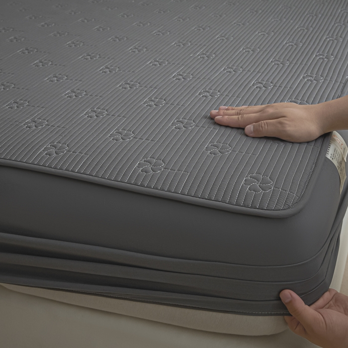 91家纺网 家纺一手货源 找家纺 芬晴家纺 2025新款A类全棉夹棉水洗棉大豆床笠-花梦 花梦-岩灰