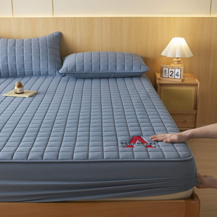 91家纺网 家纺一手货源 找家纺 芬晴家纺 2025新款A类母婴级防水床笠 A-雾蓝