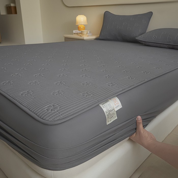 91家纺网 家纺一手货源 找家纺 芬晴家纺 2025新款A类全棉夹棉水洗棉大豆床笠-花梦 花梦-岩灰