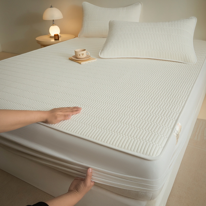 91家纺网 家纺一手货源 找家纺 芬晴家纺 2025新款A类全棉水洗棉夹棉床笠-甜心 甜心-白