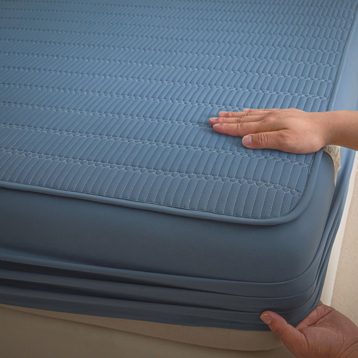 91家纺网 家纺一手货源 找家纺 芬晴家纺 2025新款A类全棉水洗棉夹棉床笠-甜心 甜心-雾蓝