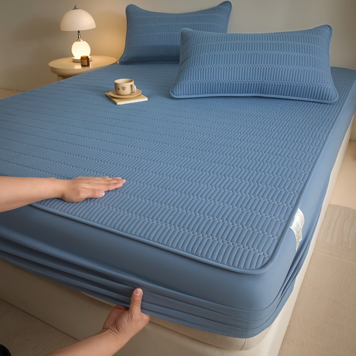 91家纺网 家纺一手货源 找家纺 芬晴家纺 2025新款A类全棉水洗棉夹棉床笠-甜心 甜心-雾蓝