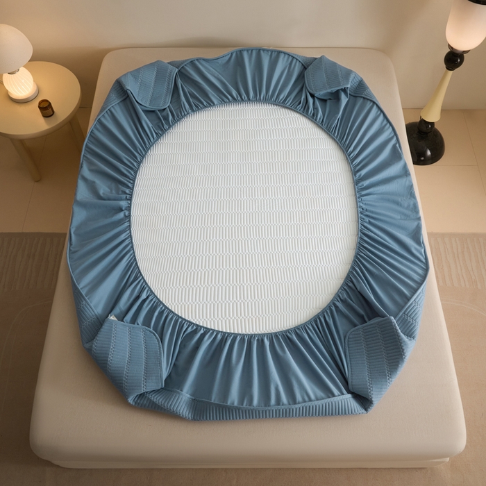 91家纺网 家纺一手货源 找家纺 芬晴家纺 2025新款A类全棉水洗棉夹棉床笠-甜心 甜心-雾蓝