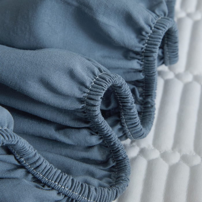 91家纺网 家纺一手货源 找家纺 芬晴家纺 2025新款A类全棉水洗棉夹棉床笠-甜心 甜心-雾蓝