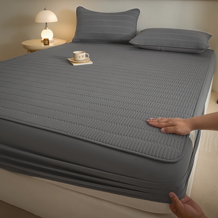 91家纺网 家纺一手货源 找家纺 芬晴家纺 2025新款A类全棉水洗棉夹棉床笠-甜心 甜心-岩灰