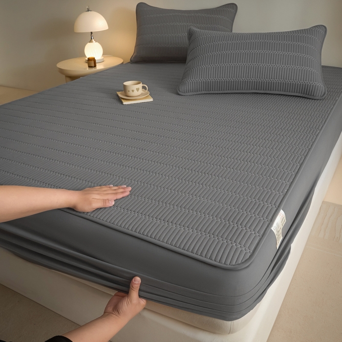 91家纺网 家纺一手货源 找家纺 芬晴家纺 2025新款A类全棉水洗棉夹棉床笠-甜心 甜心-岩灰