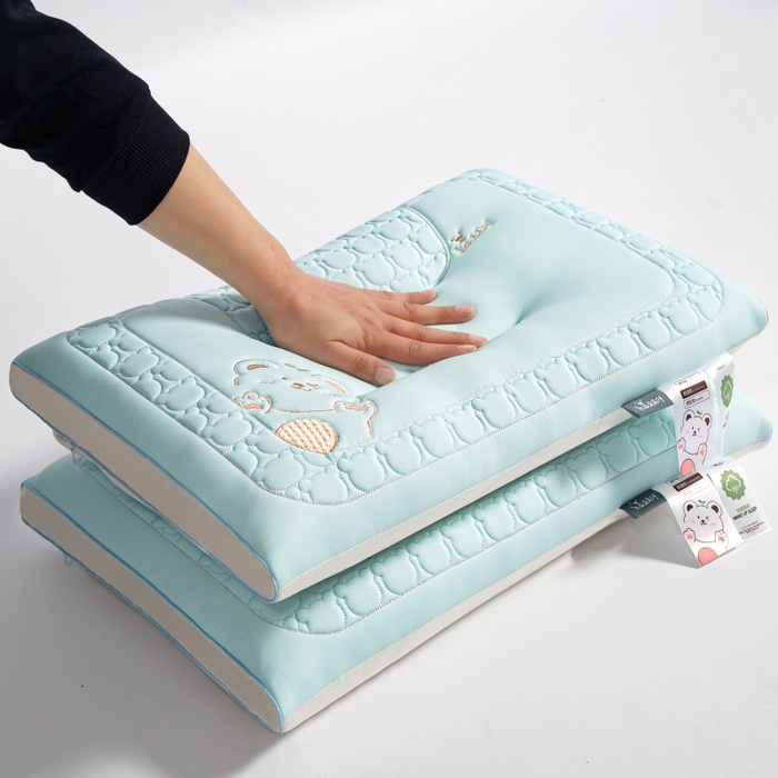 91家纺网 家纺一手货源 找家纺 织布人 2025新款枕芯夏季凉感冰丝小熊乳胶枕头防出汗儿童学生成人亲子枕 天空蓝_一只48*74cm【成人低枕】