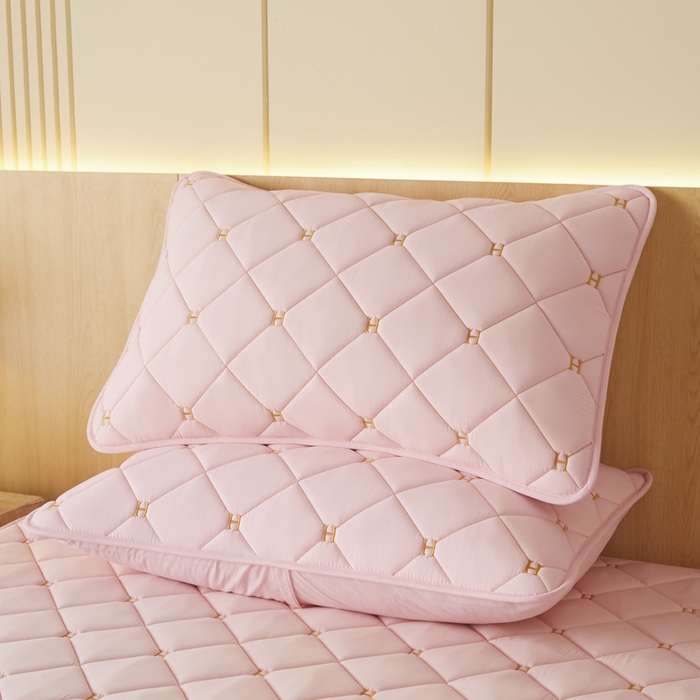 91家纺网 家纺一手货源 找家纺 芬晴家纺 2025新款全棉水洗棉A类防水系列枕套 H-嫩粉