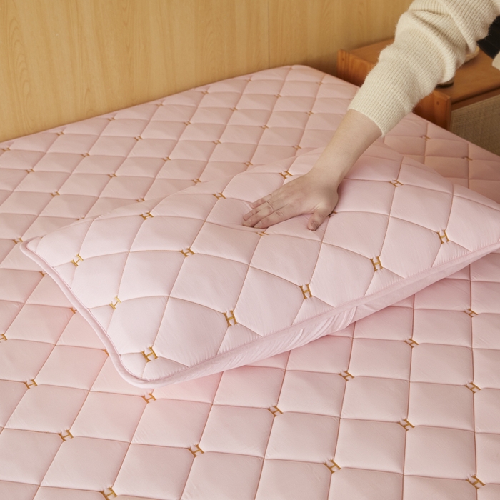 91家纺网 家纺一手货源 找家纺 芬晴家纺 2025新款全棉水洗棉A类防水系列枕套 H-嫩粉