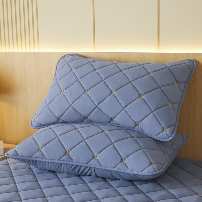 91家纺网 家纺一手货源 找家纺 芬晴家纺 2025新款全棉水洗棉A类防水系列枕套 H-雾蓝