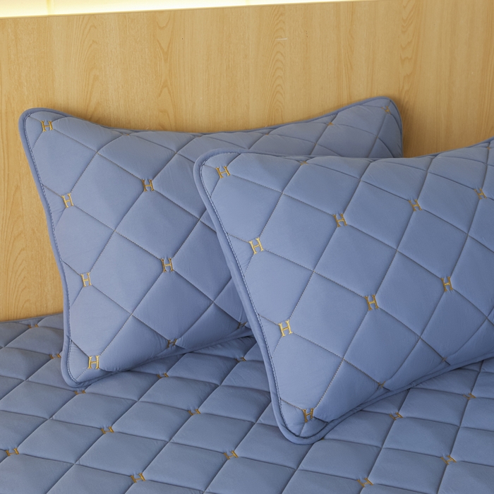 91家纺网 家纺一手货源 找家纺 芬晴家纺 2025新款全棉水洗棉A类防水系列枕套 H-雾蓝